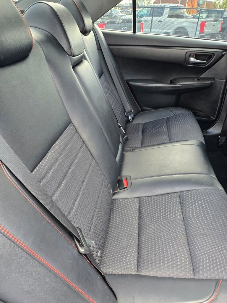 Used 2015 Toyota Camry SE image 39