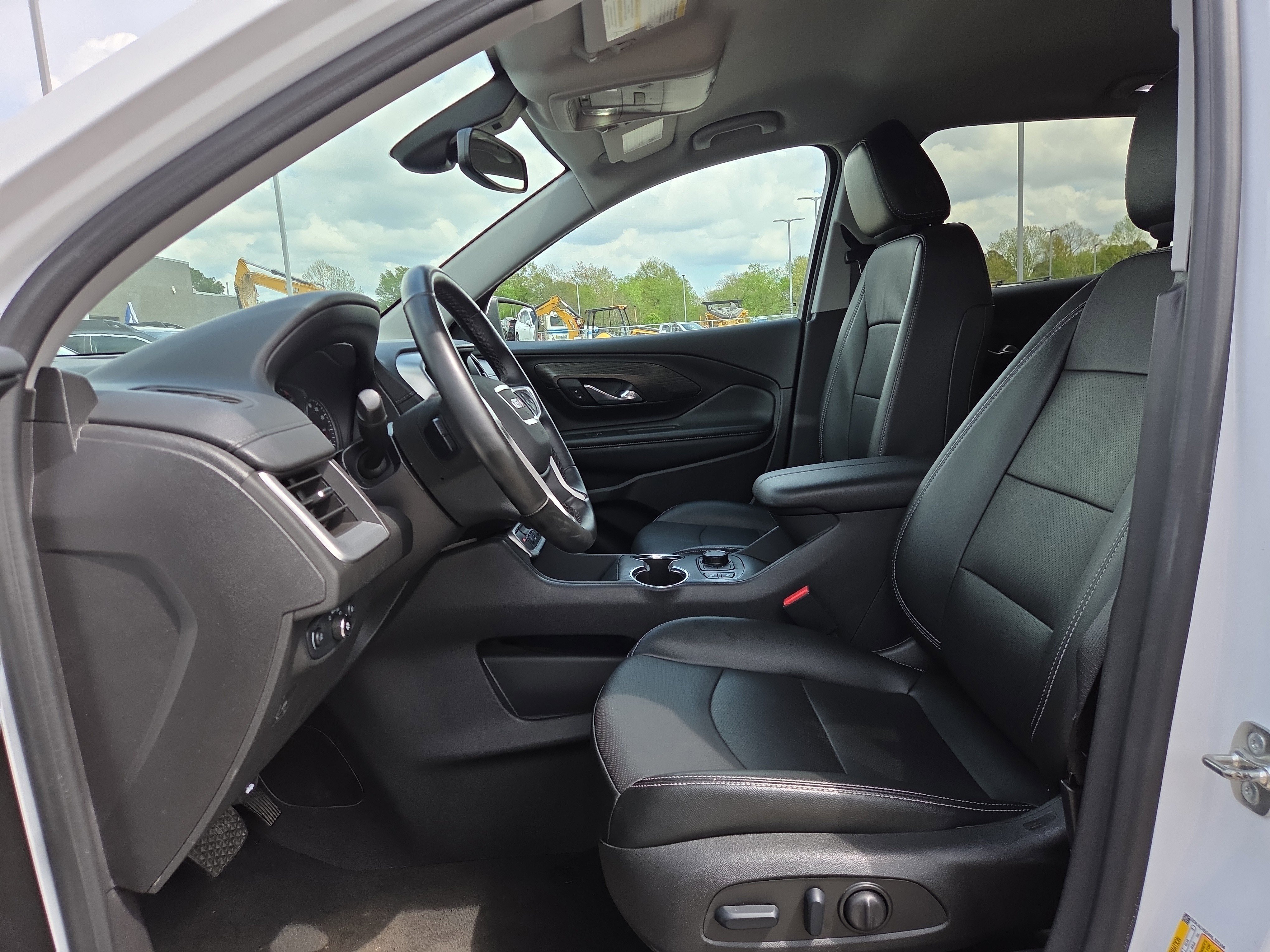 Used 2024 GMC Terrain SLT image 10