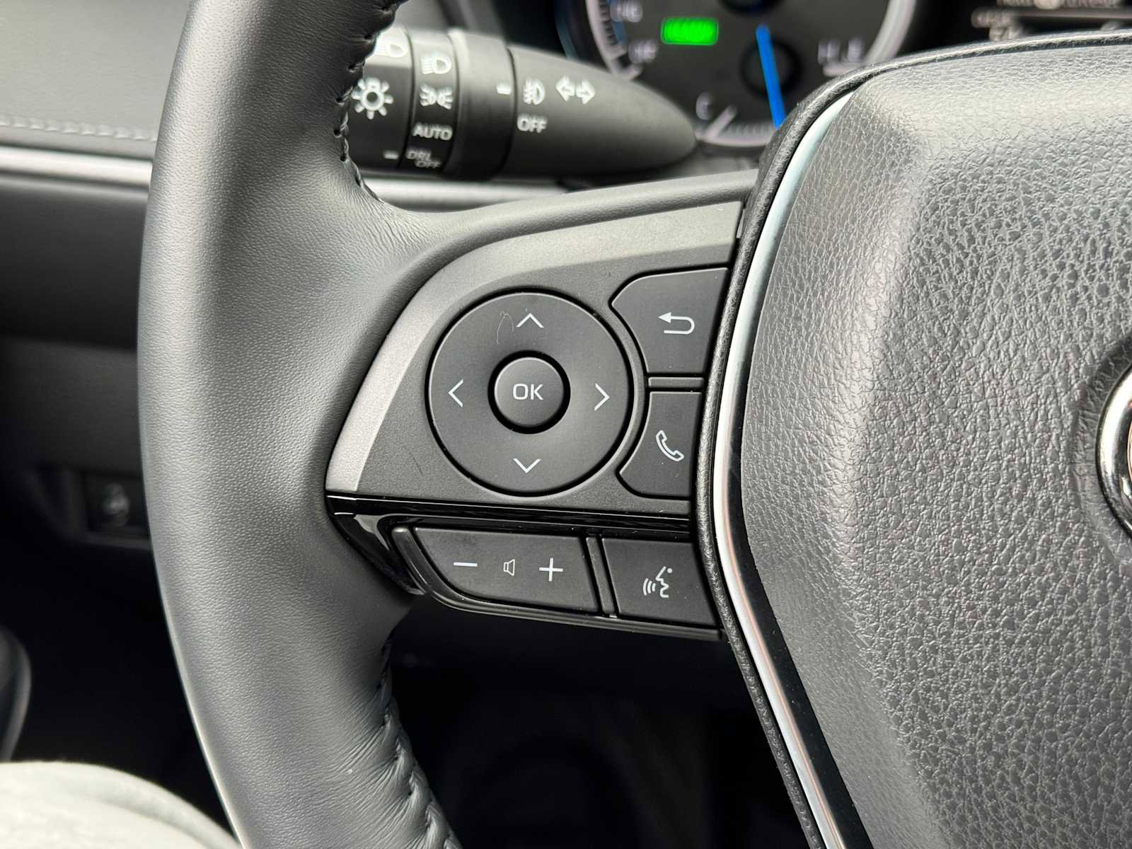 Certified 2024 Toyota Venza XLE AWD/4WD image 29