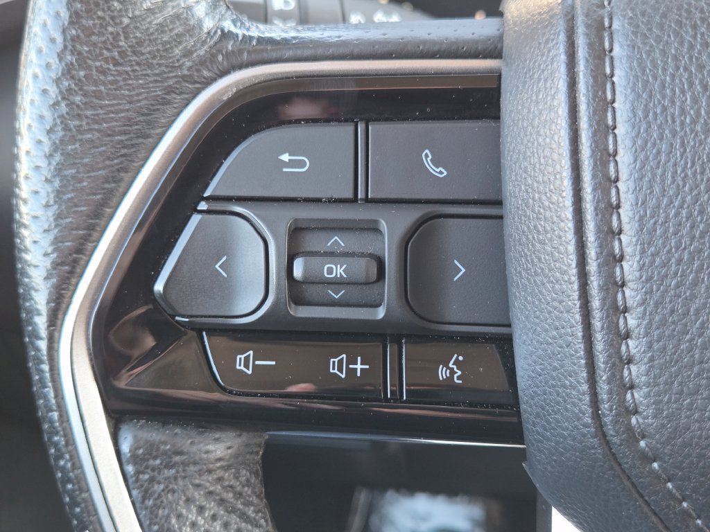 Used 2023 Toyota Tundra Limited AWD/4WD image 19