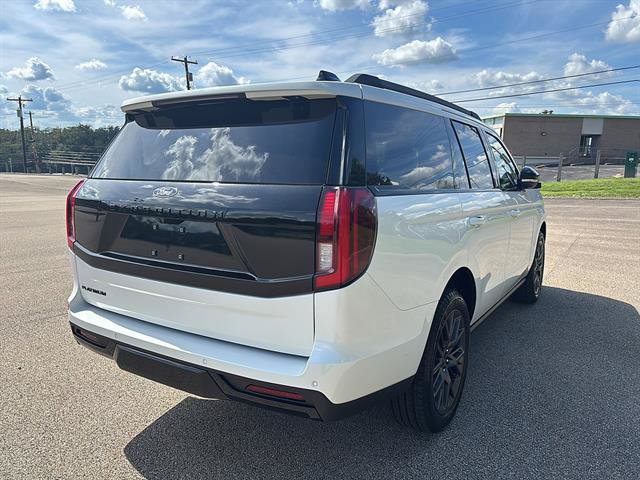 New 2027 Ford Expedition Platinum w/ Stealth Appearance Package AWD/4WD image 4