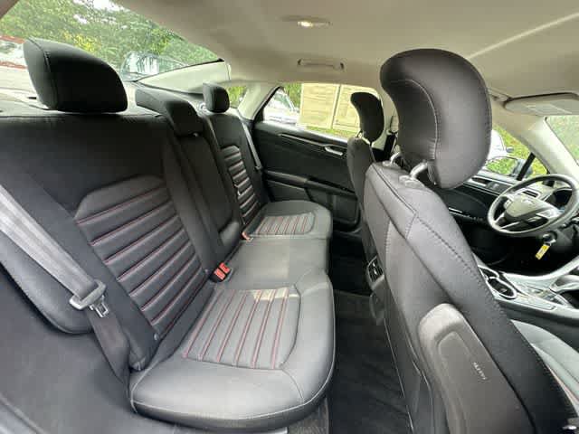 Used 2015 Ford Fusion SE w/ Equipment Group 201A FWD image 19