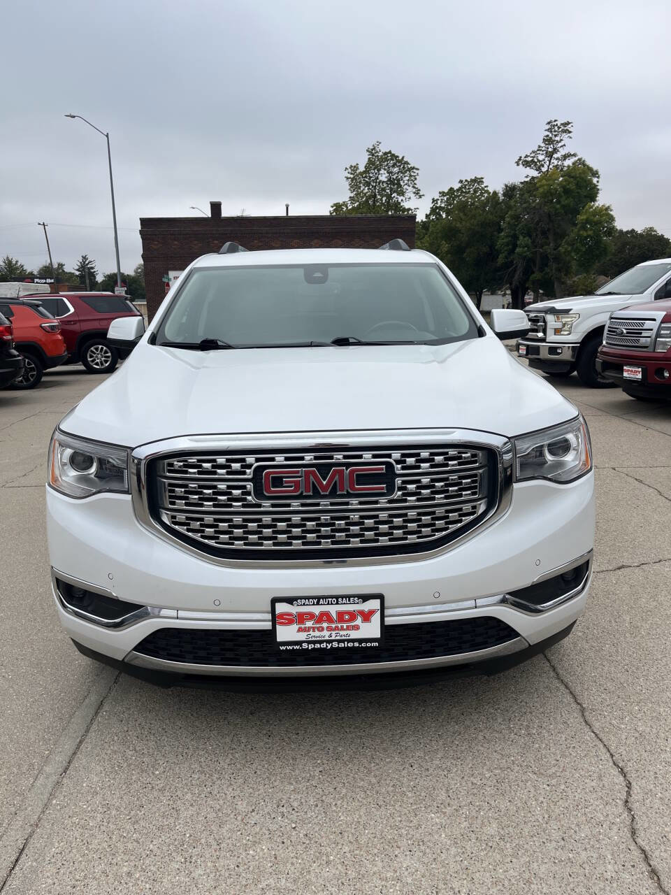 Used 2018 GMC Acadia Denali w/ LPO, Cargo Package image 4