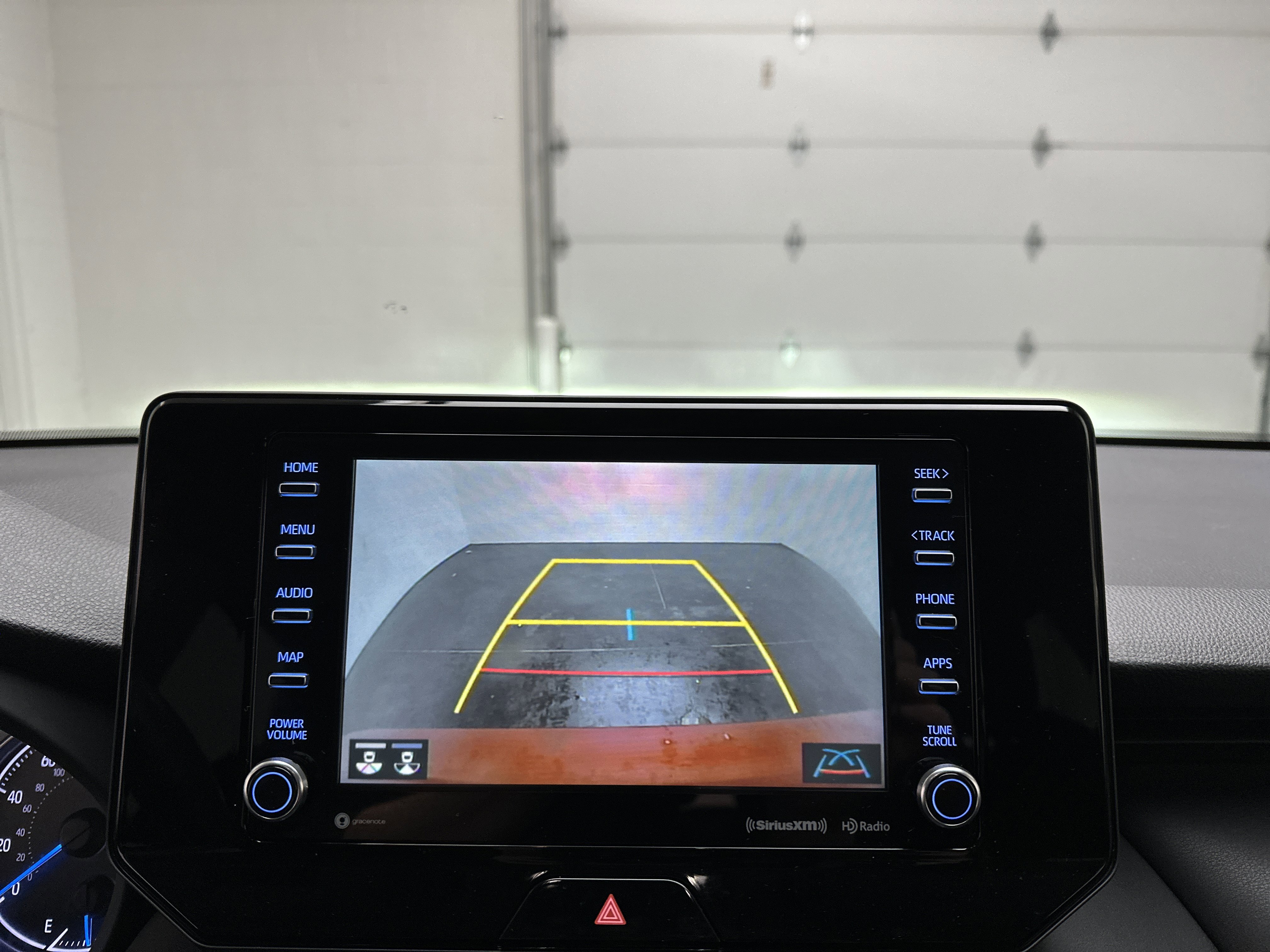 Used 2022 Toyota Venza LE image 32