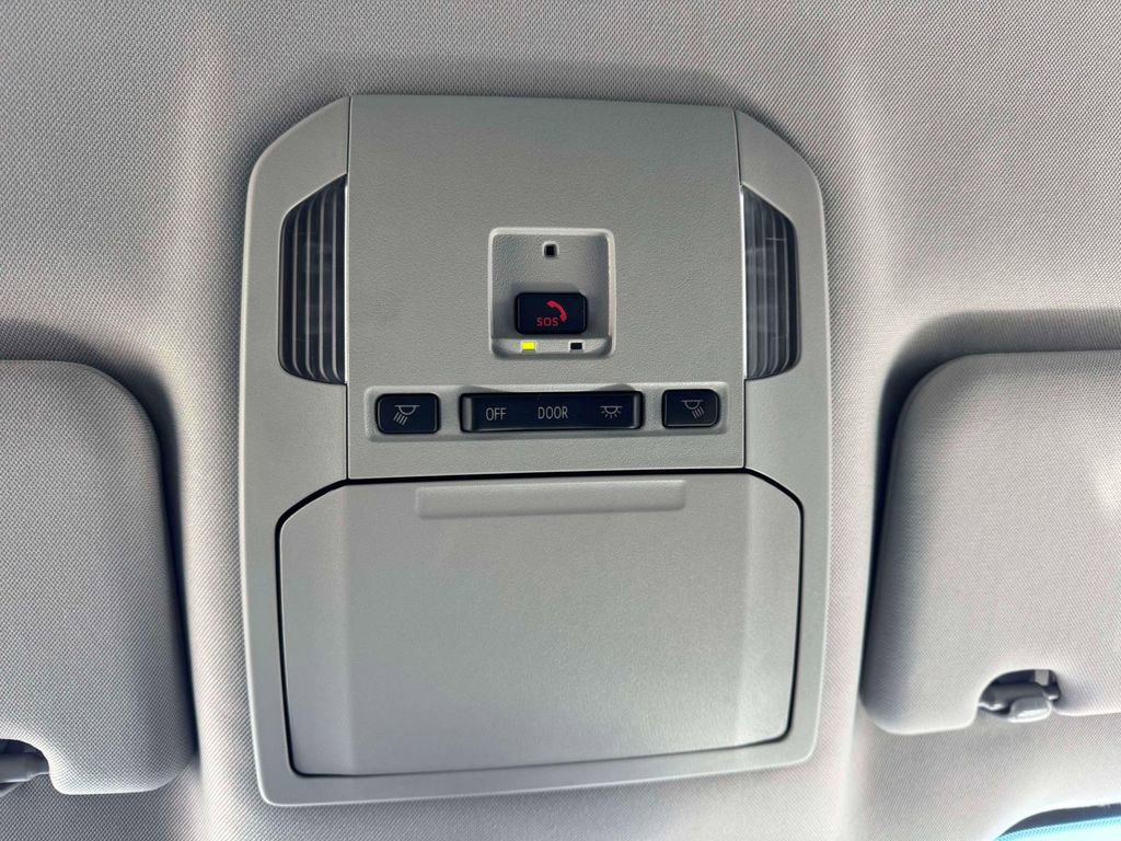 Used 2024 Toyota Highlander LE image 30