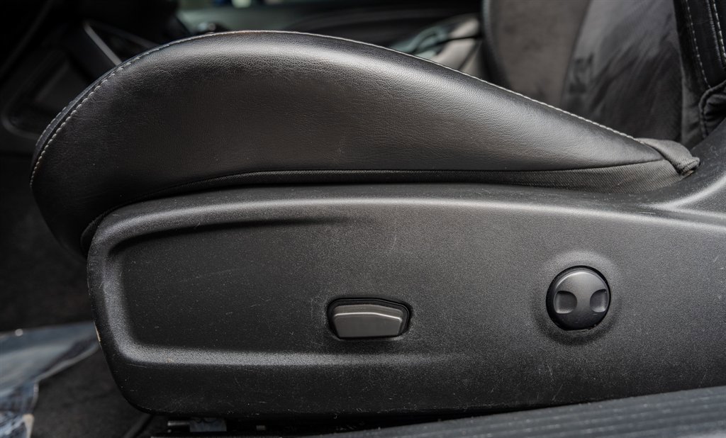 Used 2022 Dodge Challenger R/T w/ Plus Package image 29