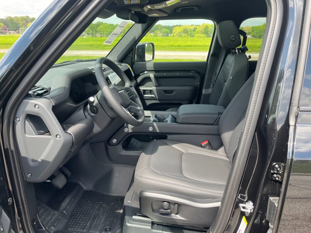 New 2026 Land Rover Defender 110 S AWD/4WD image 9