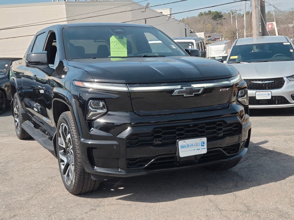 Used 2024 Chevrolet Silverado EV RST image 2