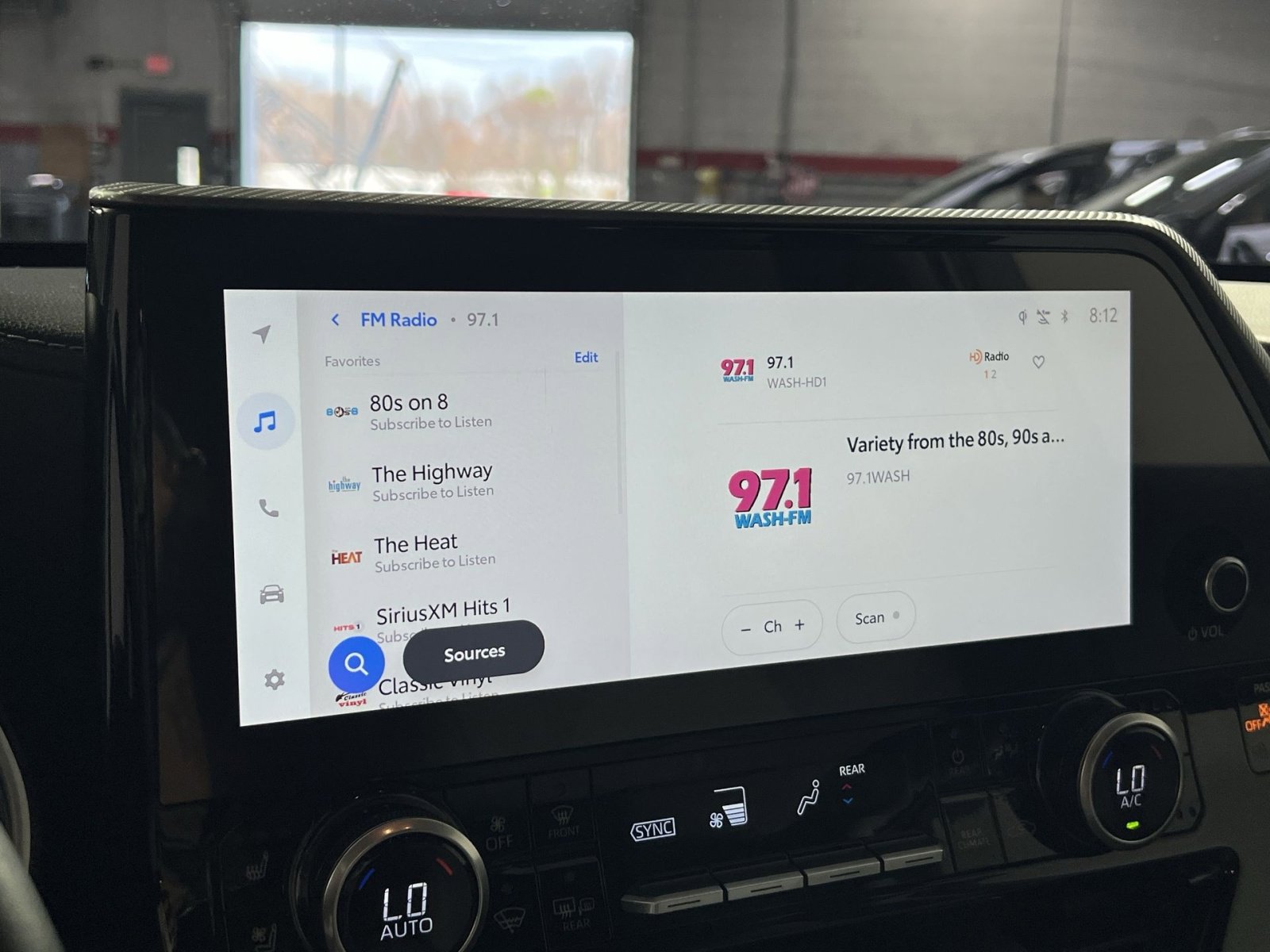 Used 2023 Toyota Highlander Platinum image 18