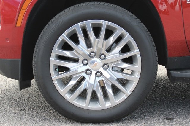 Used 2025 Chevrolet Suburban Premier image 9