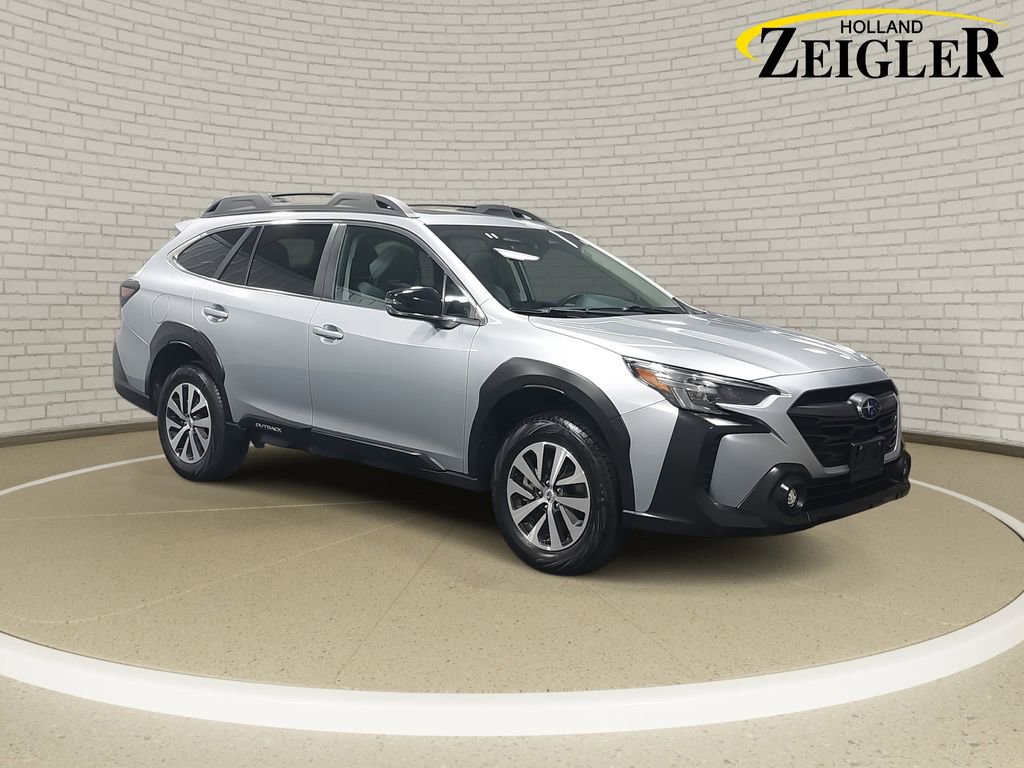 Used 2025 Subaru Outback Premium image 3