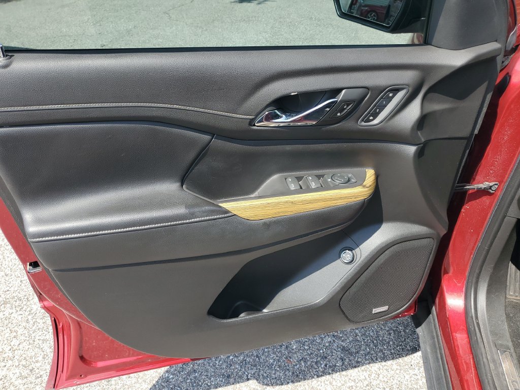 Certified 2019 GMC Acadia Denali w/ Technology Package FWD image 22
