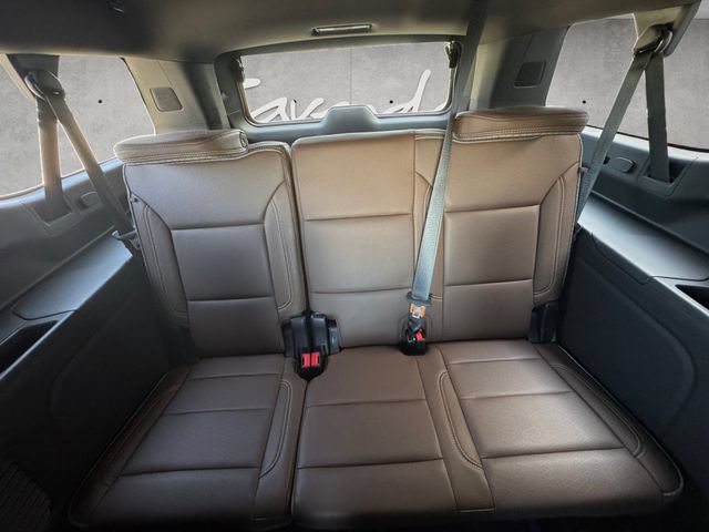 Used 2024 Chevrolet Suburban High Country AWD/4WD image 22