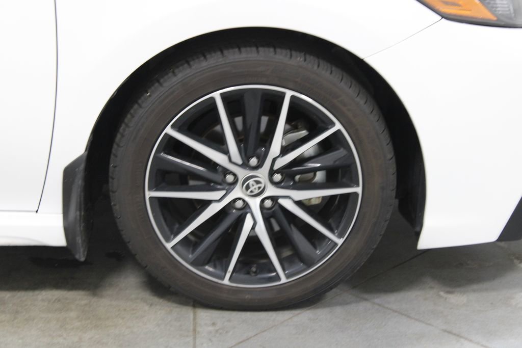 Used 2023 Toyota Camry SE w/ Convenience Package FWD image 12