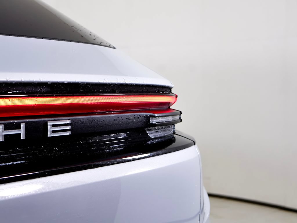New 2026 Porsche Macan 4 Electric AWD/4WD image 9