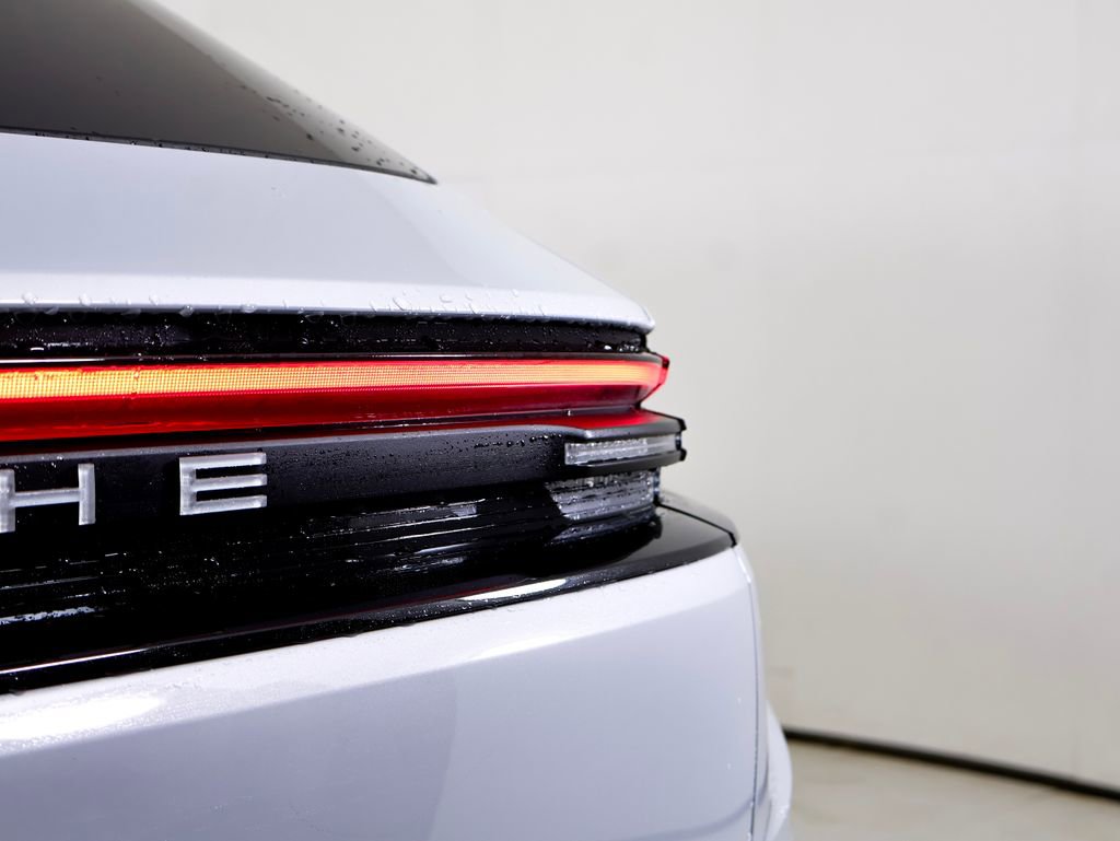 New 2026 Porsche Macan 4 Electric AWD/4WD image 9