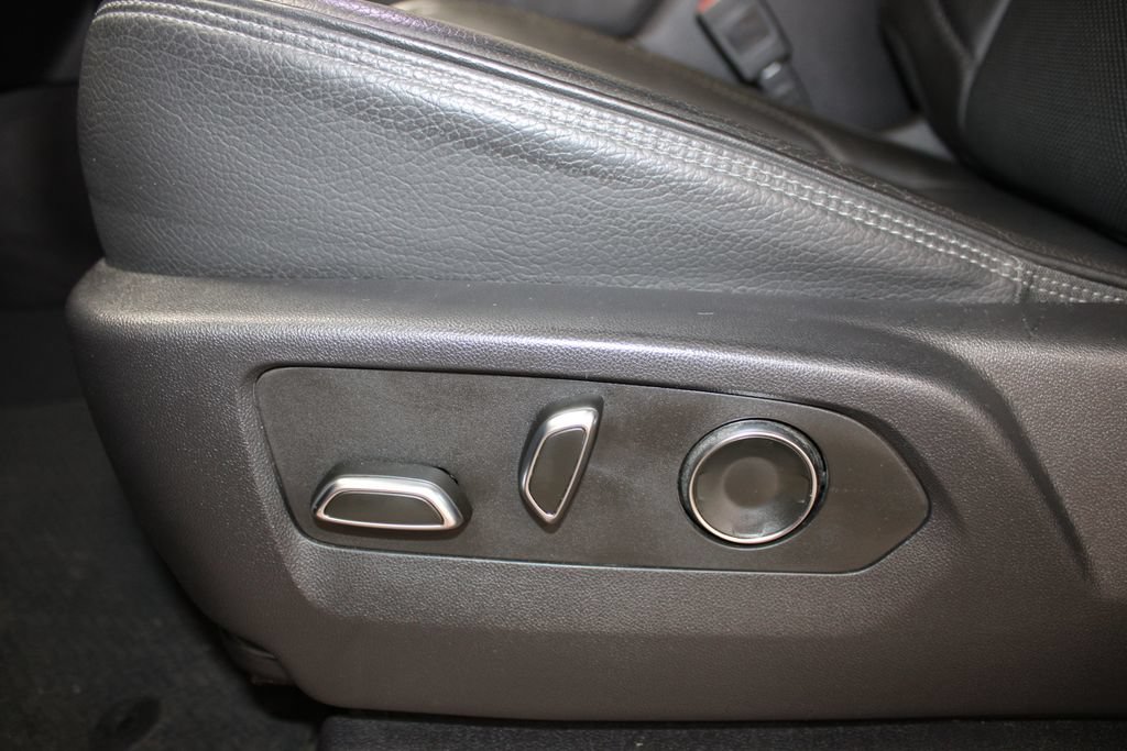 Used 2024 GMC Sierra 1500 Denali AWD/4WD image 18