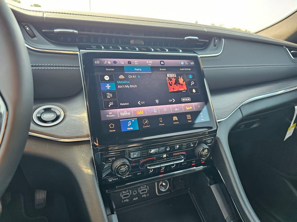 New 2025 Jeep Grand Cherokee Overland w/ Adv Protech Group III image 18