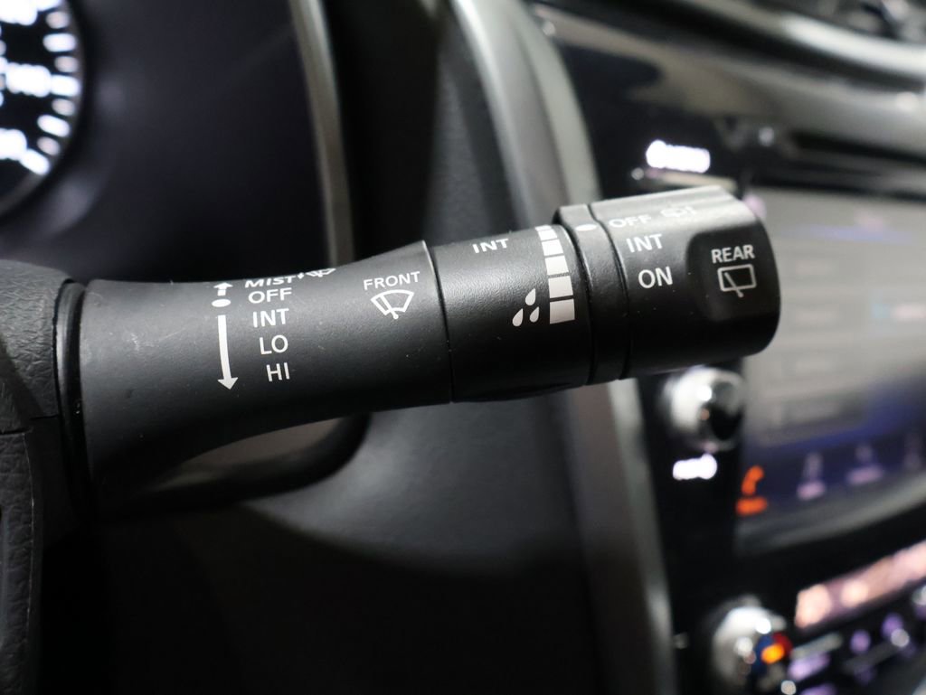 Used 2023 Nissan Murano SV image 36