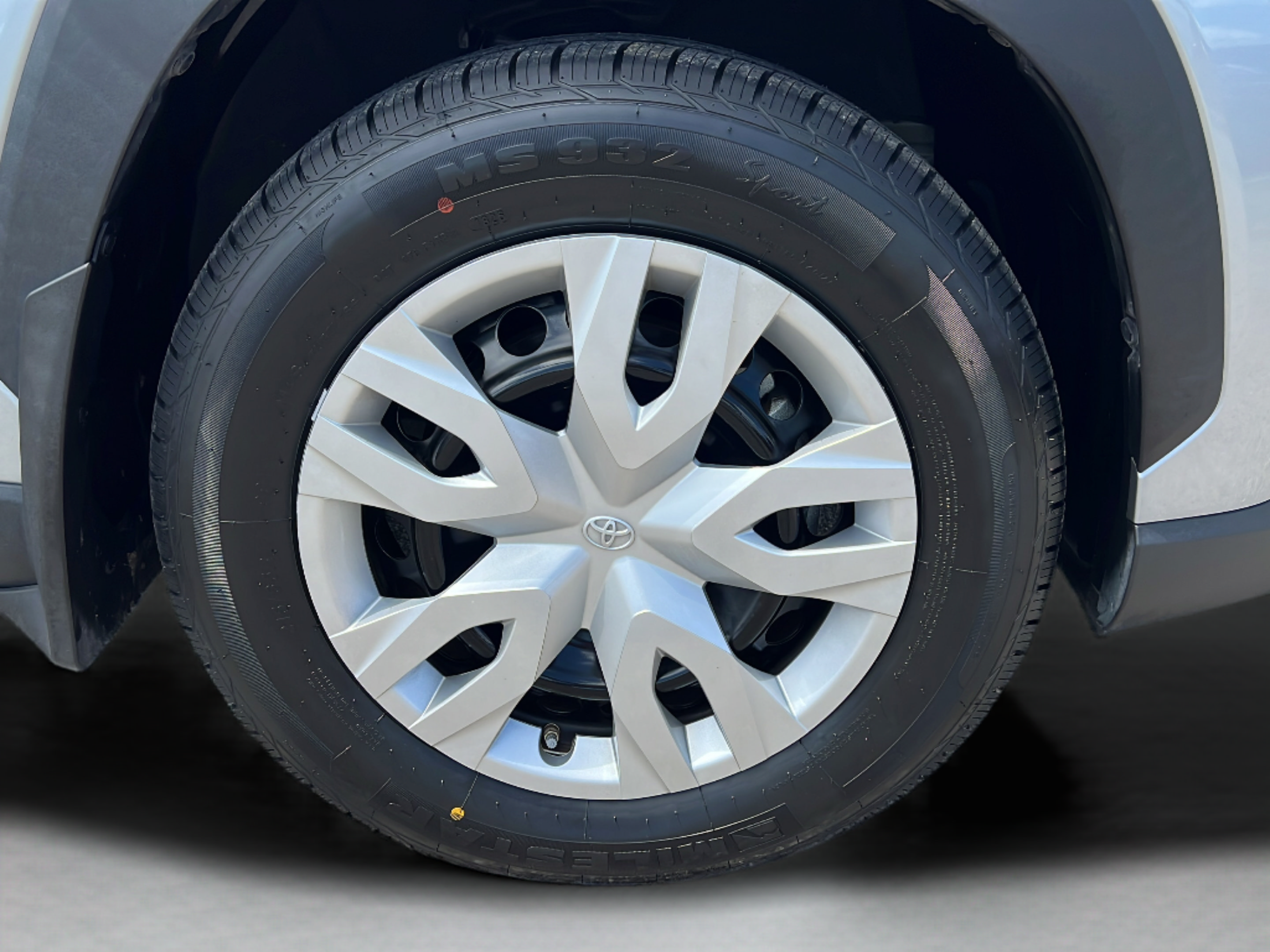 Used 2022 Toyota Corolla Cross L FWD image 23
