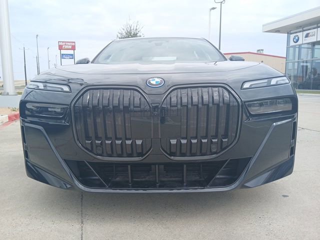 New 2025 BMW i7 xDrive60 AWD/4WD image 2