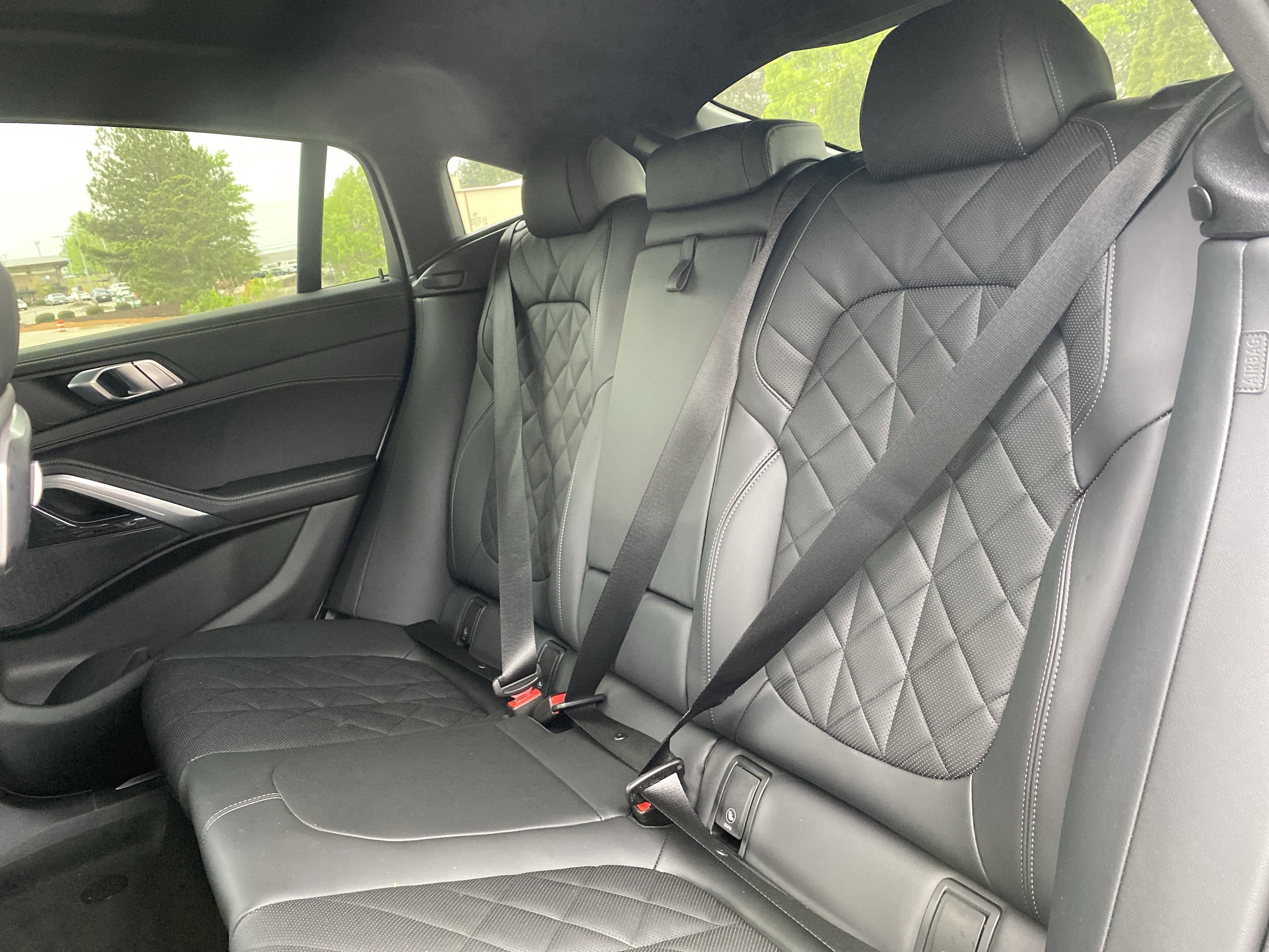 Used 2024 BMW X6 xDrive40i w/ Parking Assistance Package image 9