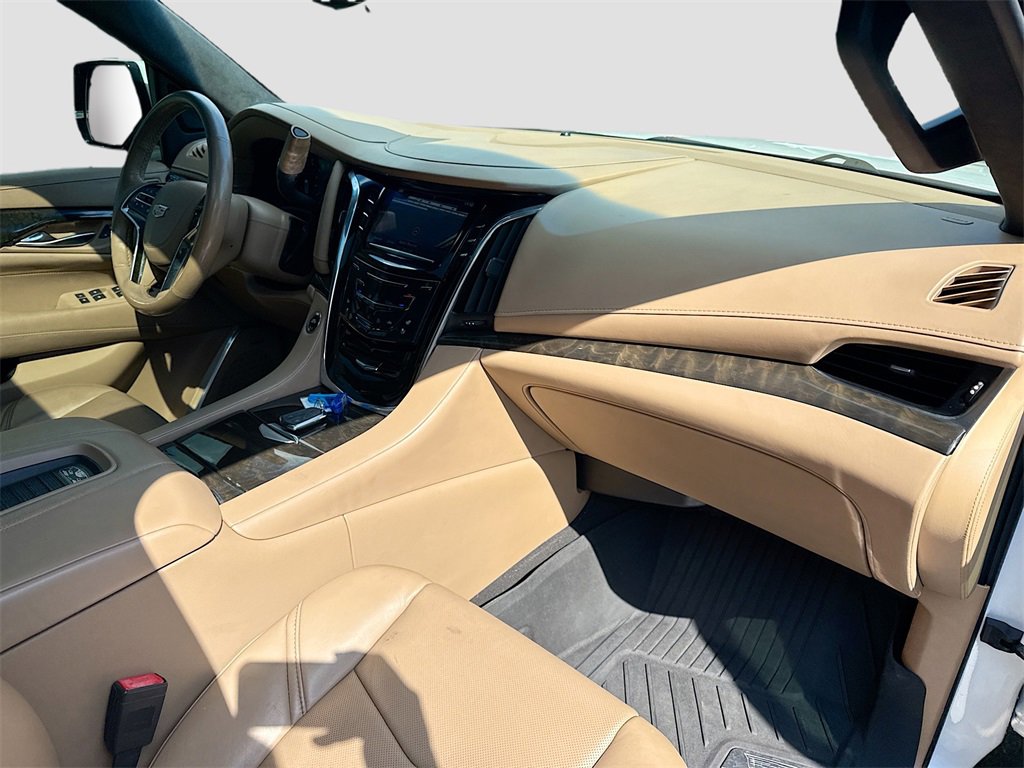 Used 2019 Cadillac Escalade Platinum image 33