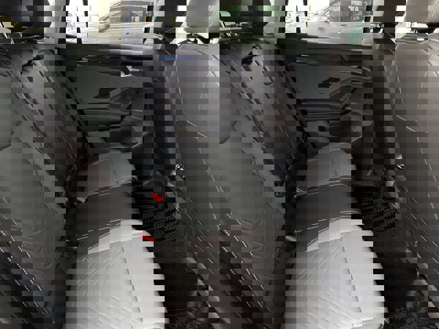 New 2025 Volkswagen Tiguan SE image 30