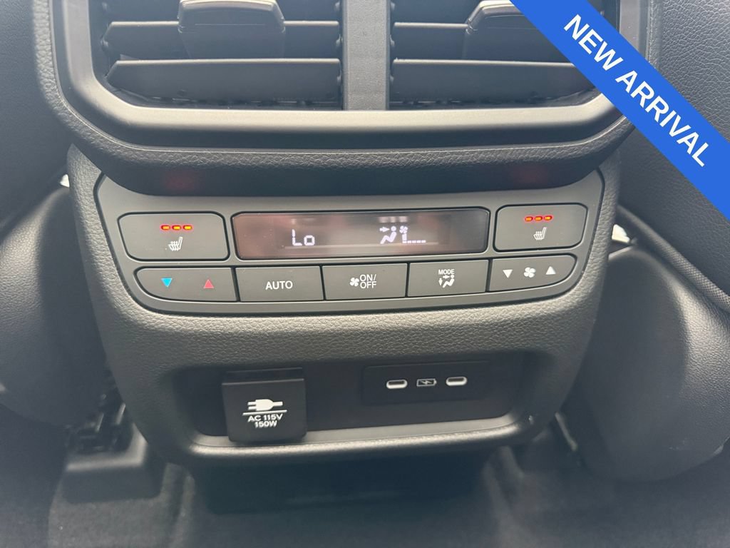 Used 2025 Honda Pilot Elite image 26