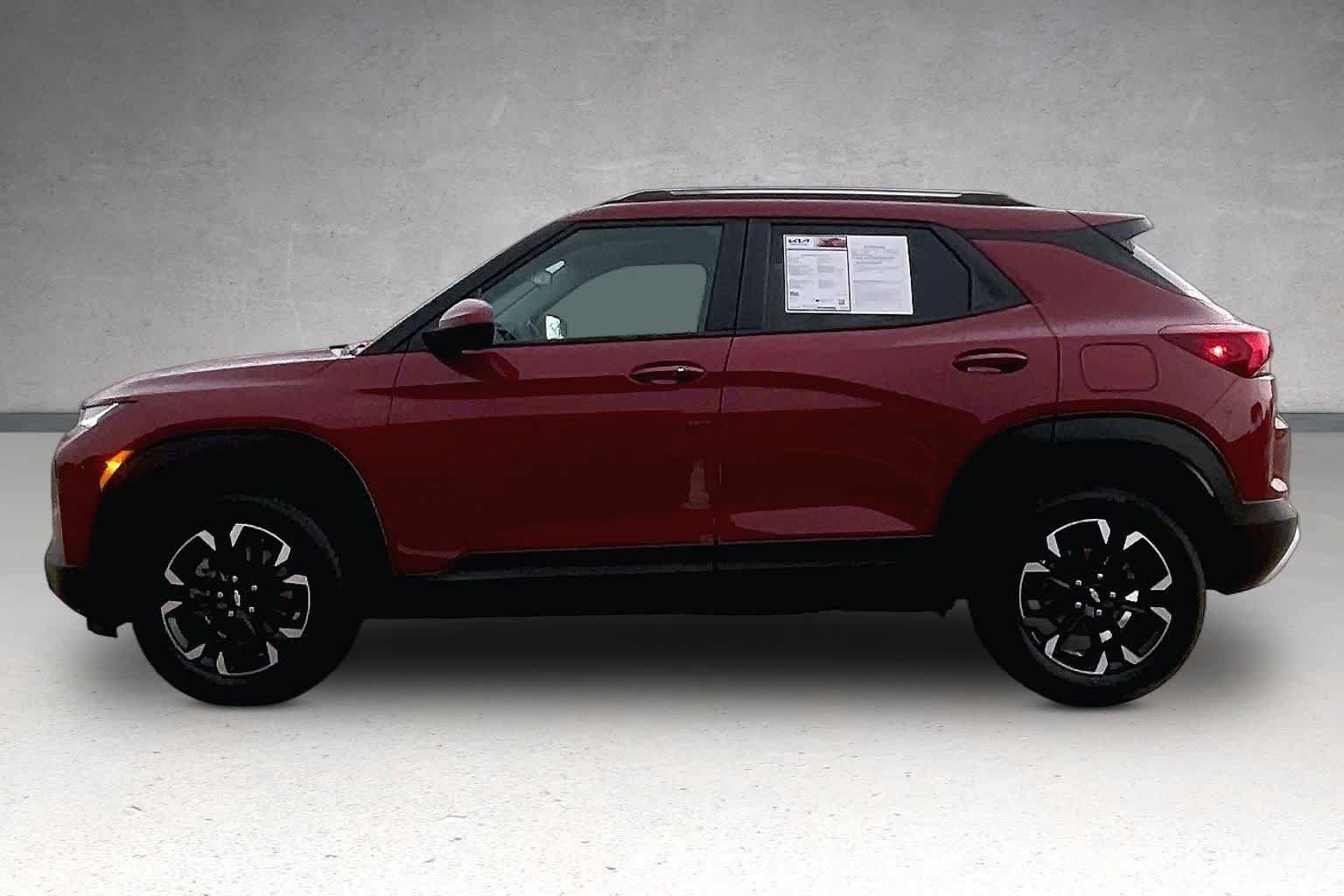 Used 2023 Chevrolet TrailBlazer LT FWD image 3