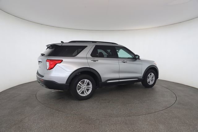 Used 2024 Ford Explorer XLT w/ Equipment Group 202A AWD/4WD image 20