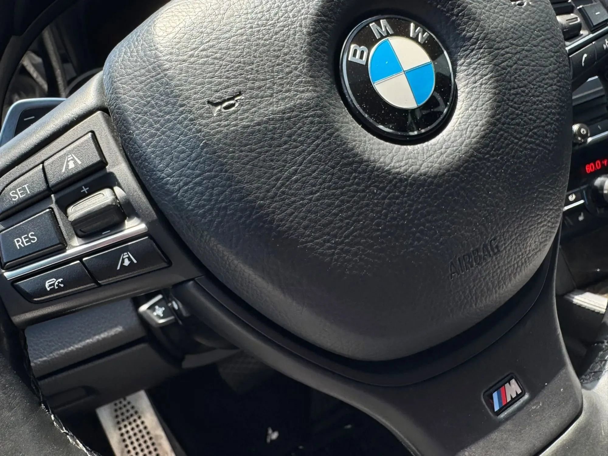 Used 2015 BMW 750Li xDrive AWD/4WD image 24