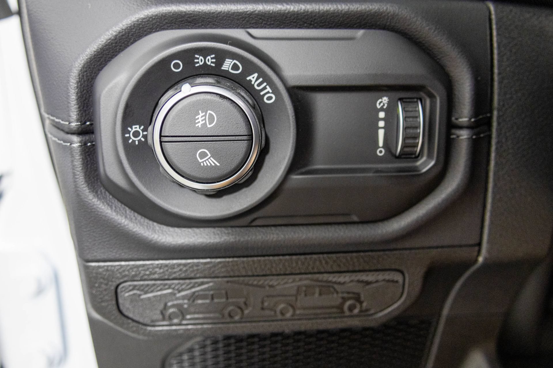 New 2026 Jeep Gladiator Sport AWD/4WD image 30