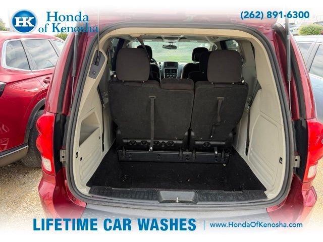 Used 2014 Dodge Grand Caravan SXT w/ UConnect Hands-Free Group FWD image 11