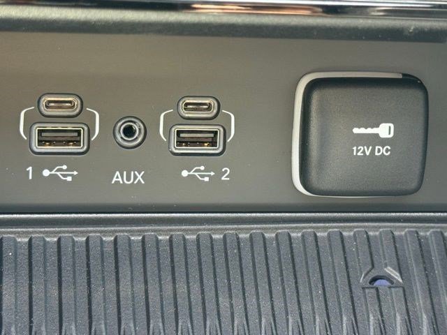 New 2026 Jeep Grand Cherokee Limited w/ Luxury Tech Group II AWD/4WD image 24