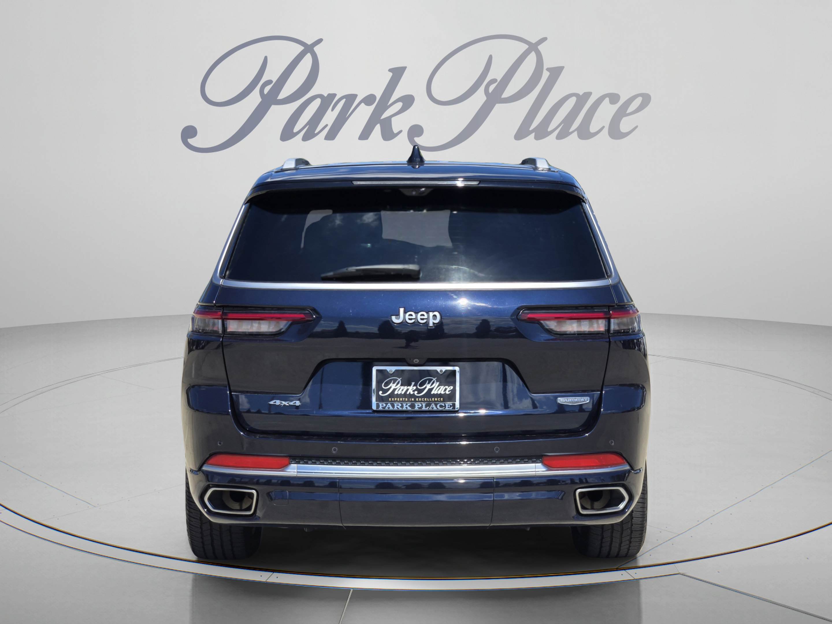 Used 2023 Jeep Grand Cherokee L Summit w/ Advanced Protech Group IV AWD/4WD image 3