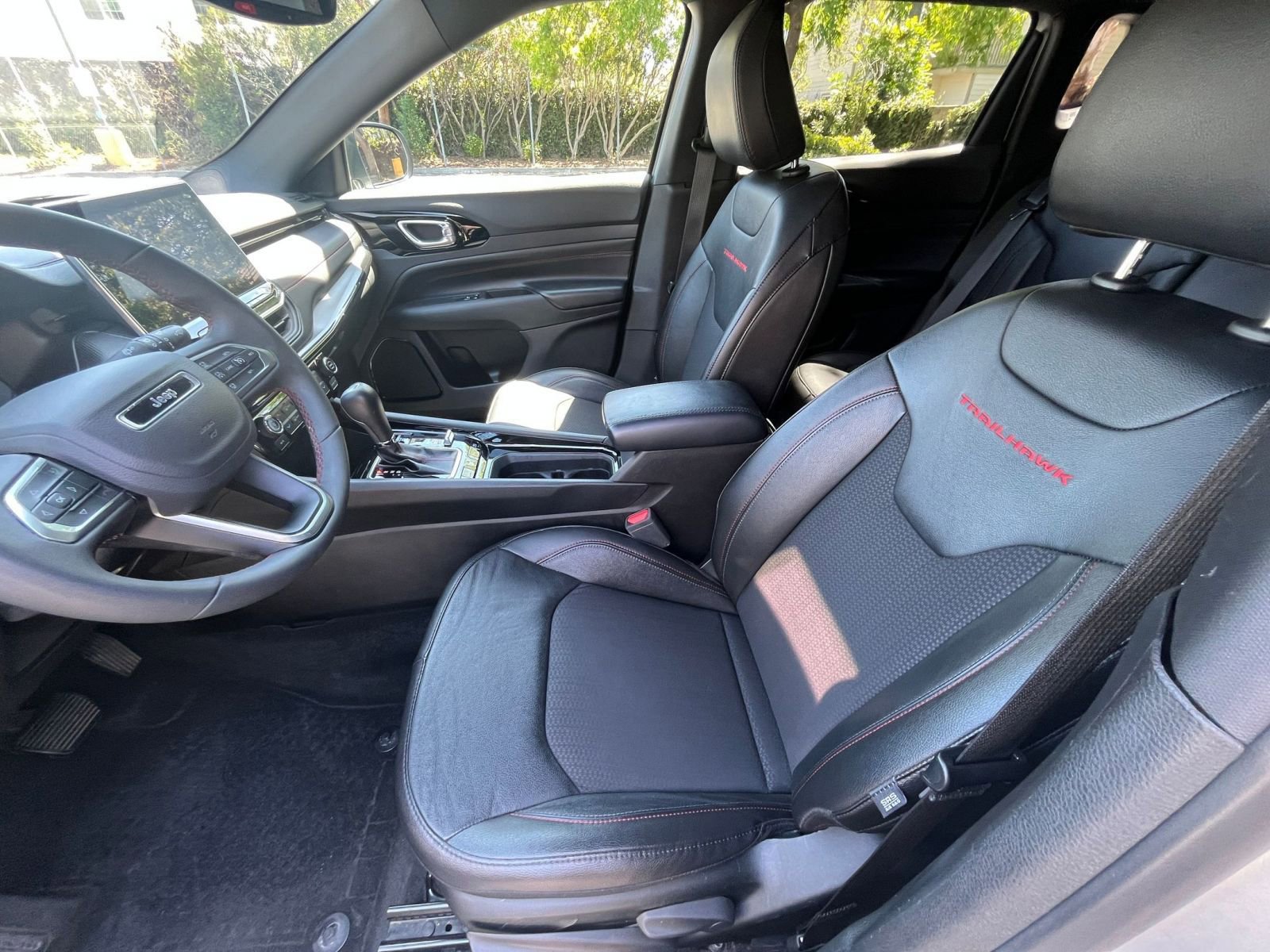 Used 2025 Jeep Compass Trailhawk AWD/4WD image 25