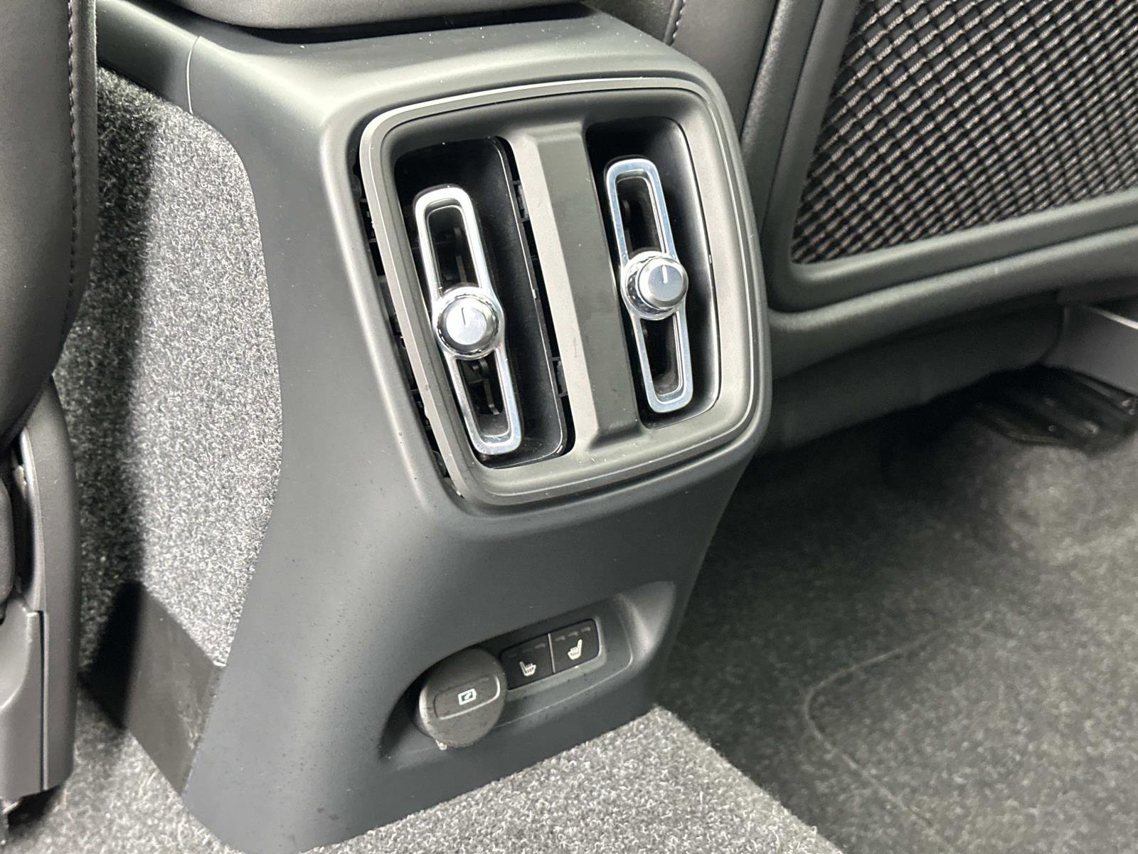 Certified 2023 Volvo C40 P8 Recharge Ultimate image 22