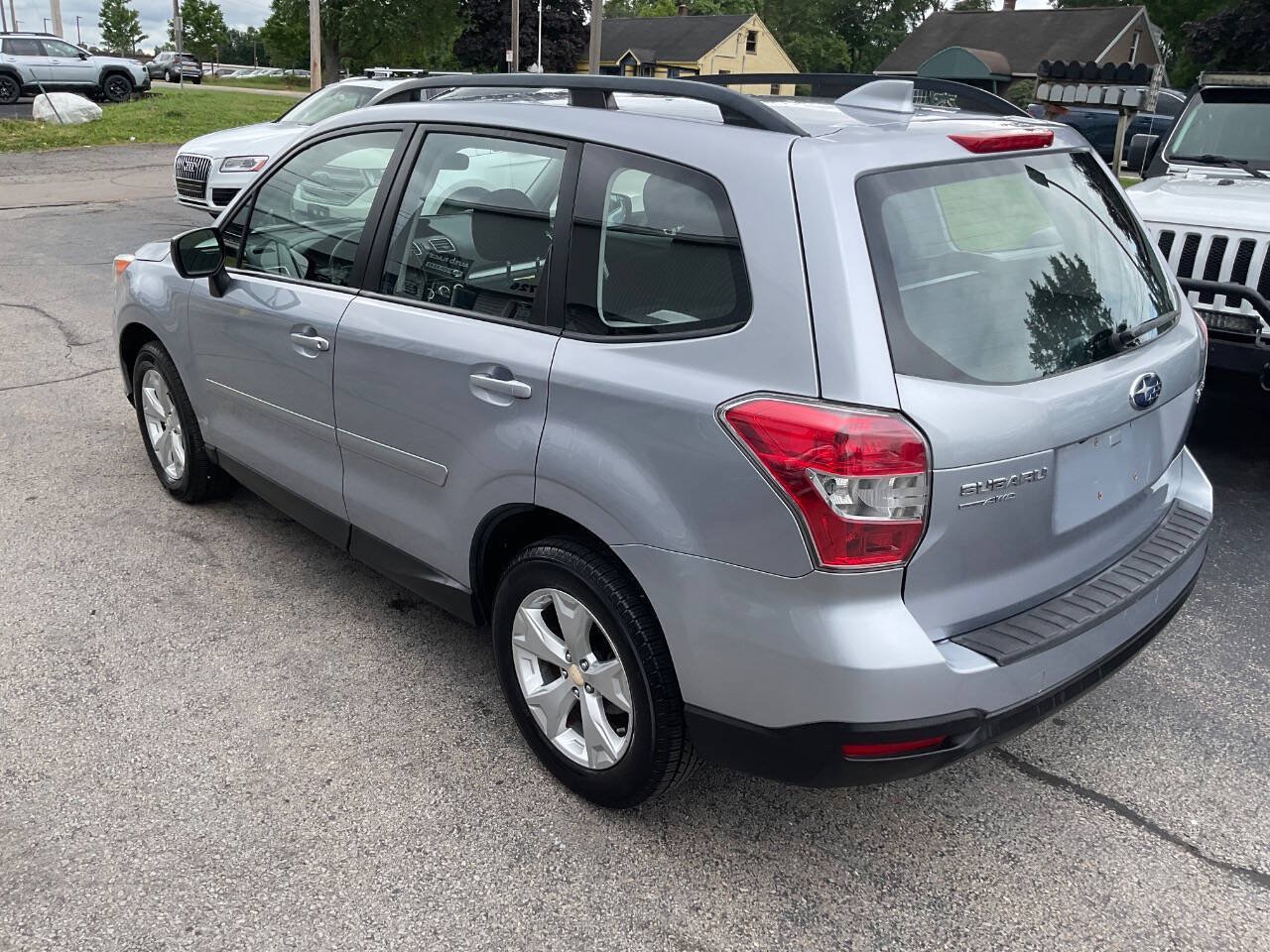 Used 2016 Subaru Forester 2.5i w/ Alloy Wheel Package AWD/4WD image 9