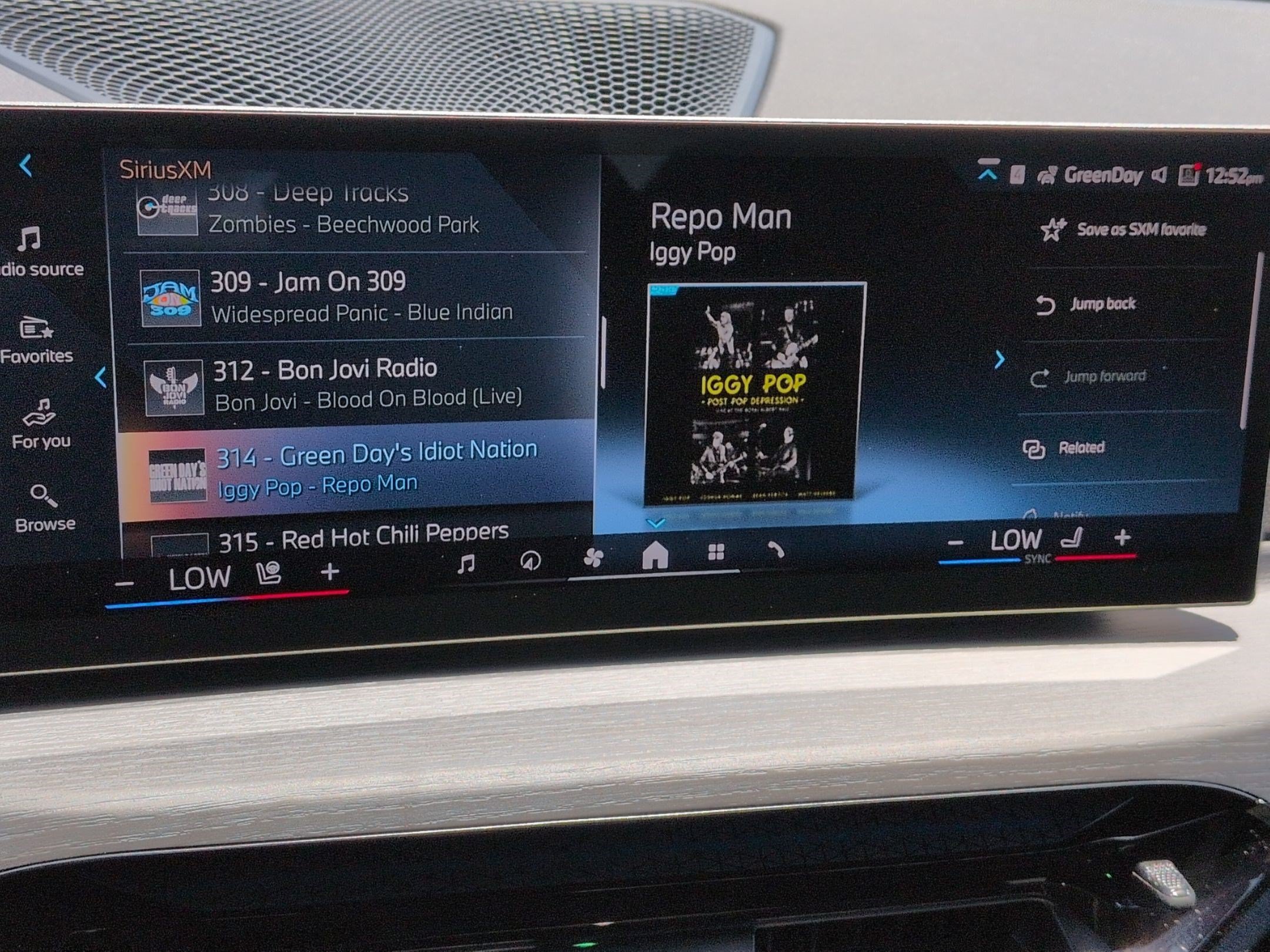 New 2026 BMW i4 eDrive40 w/ Premium Package RWD image 23