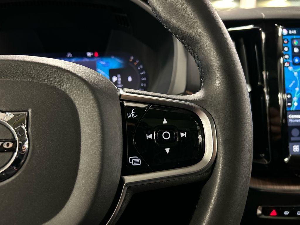 Certified 2024 Volvo XC60 B5 Plus w/ Climate Package image 14