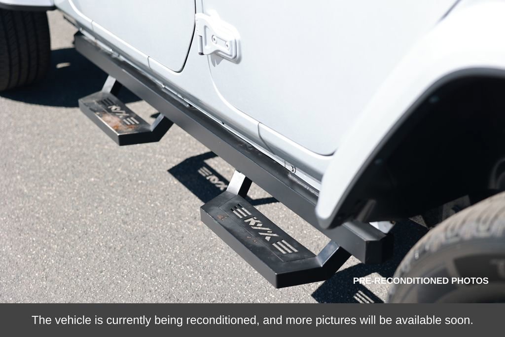 Used 2022 Jeep Wrangler Unlimited Sahara image 15