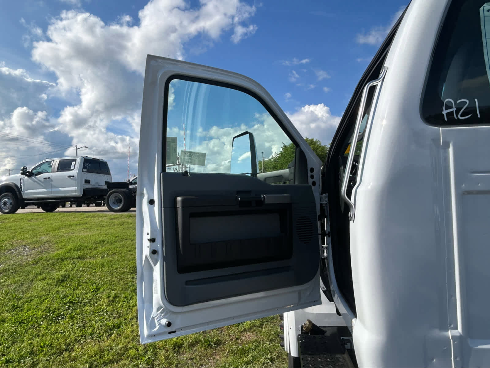 New 2027 Ford F650 2WD Regular Cab Super Duty image 7