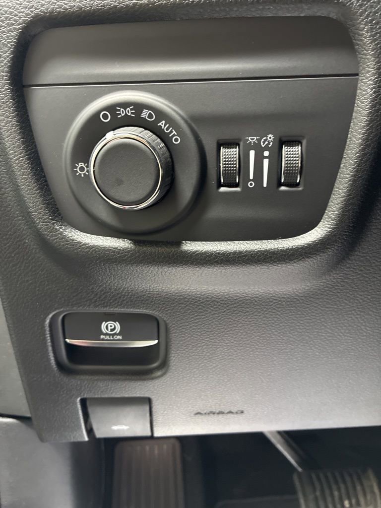 New 2026 Jeep Grand Cherokee Altitude AWD/4WD image 14