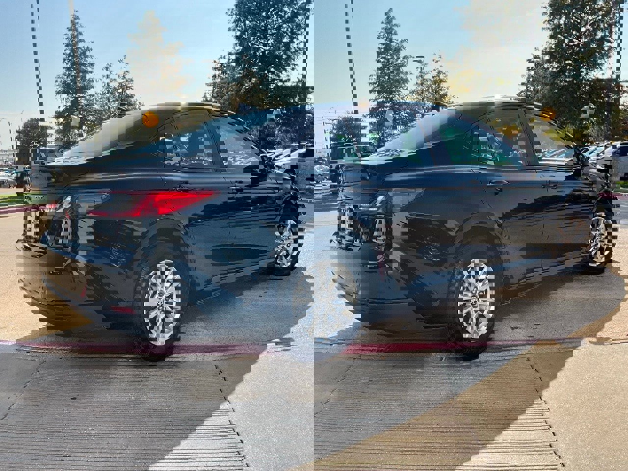 Used 2025 Toyota Camry LE image 6