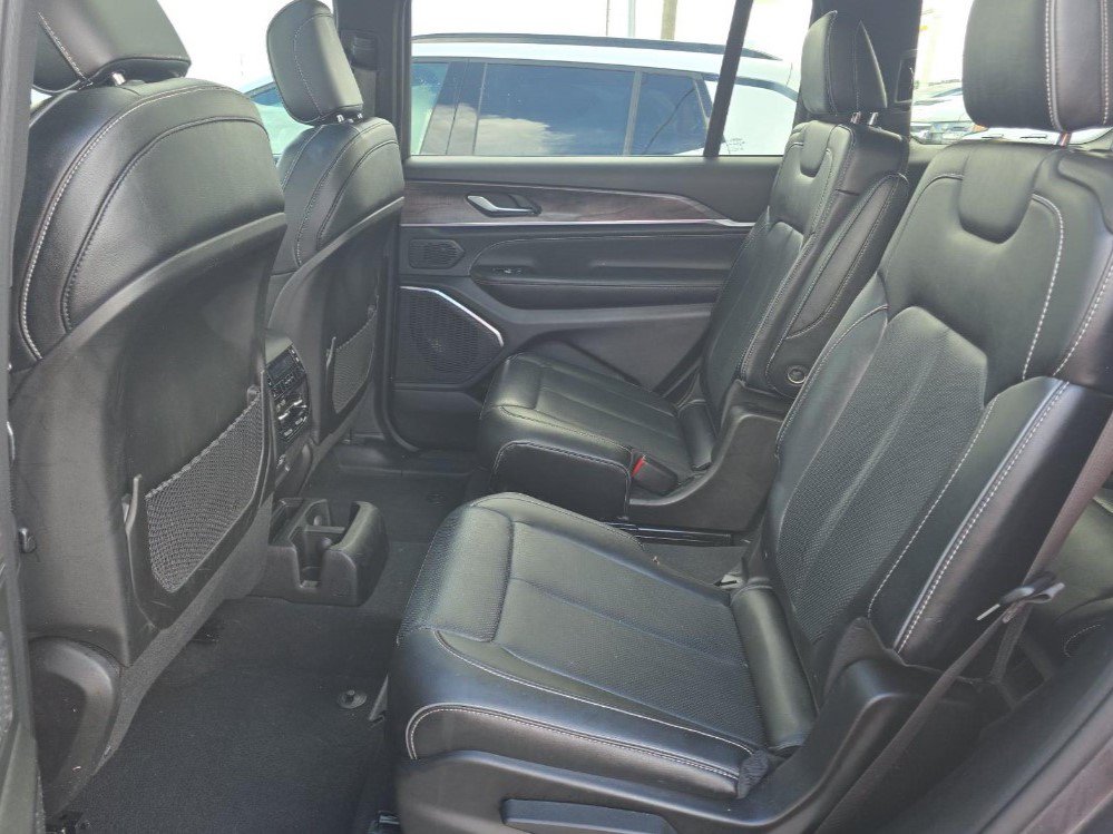 Used 2024 Jeep Grand Cherokee L Overland AWD/4WD image 10