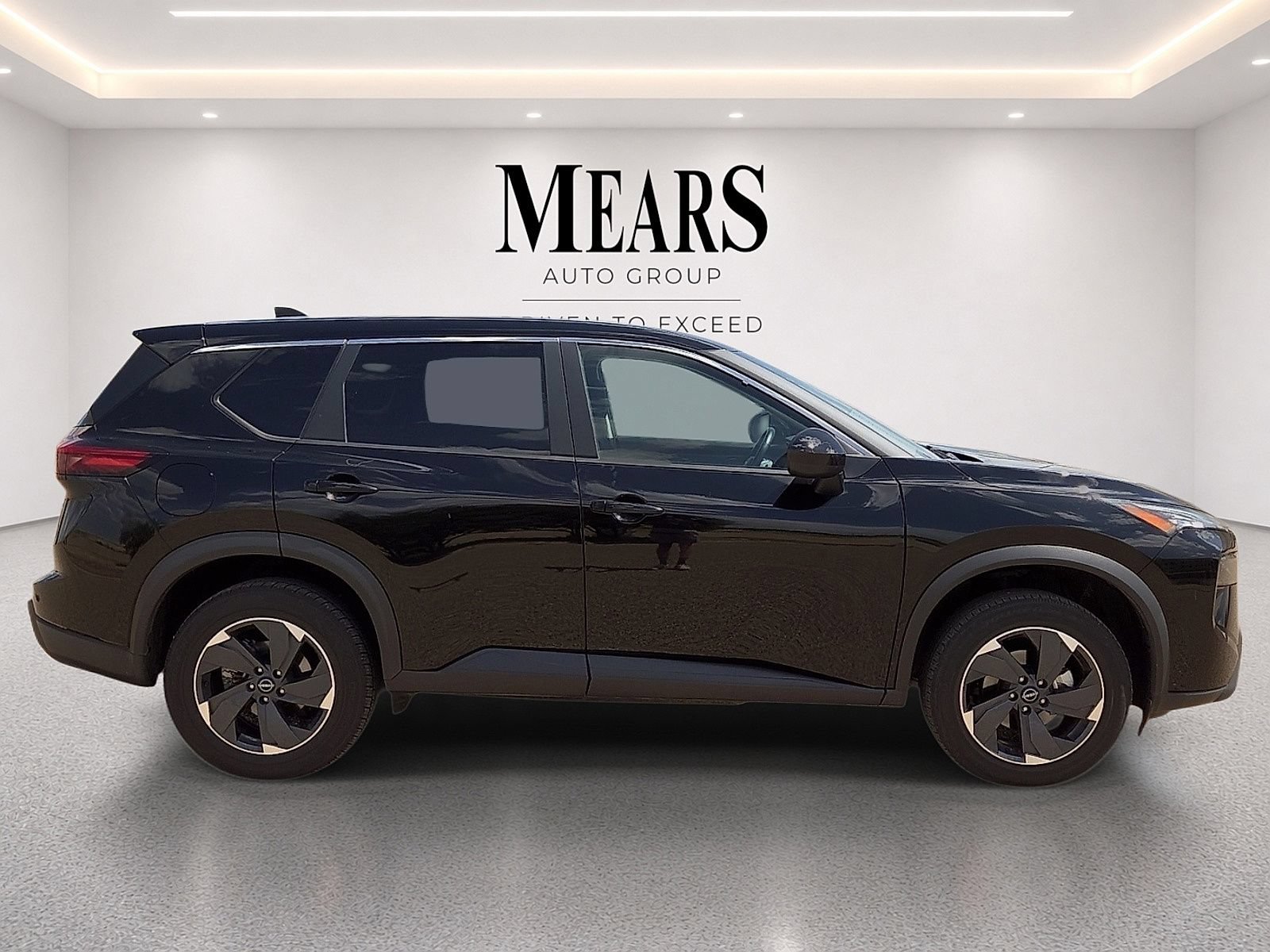 Used 2025 Nissan Rogue SV AWD/4WD image 6