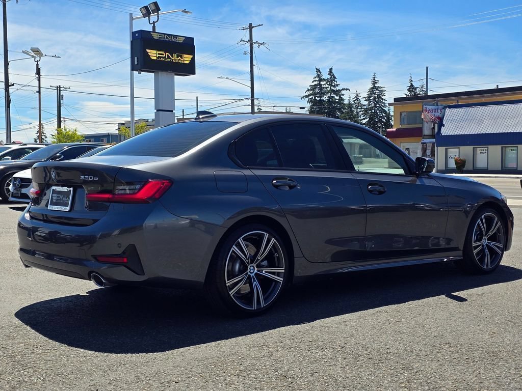 Used 2021 BMW 330e w/ Convenience Package RWD image 4