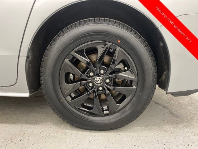 Certified 2022 Toyota Sienna XLE image 11