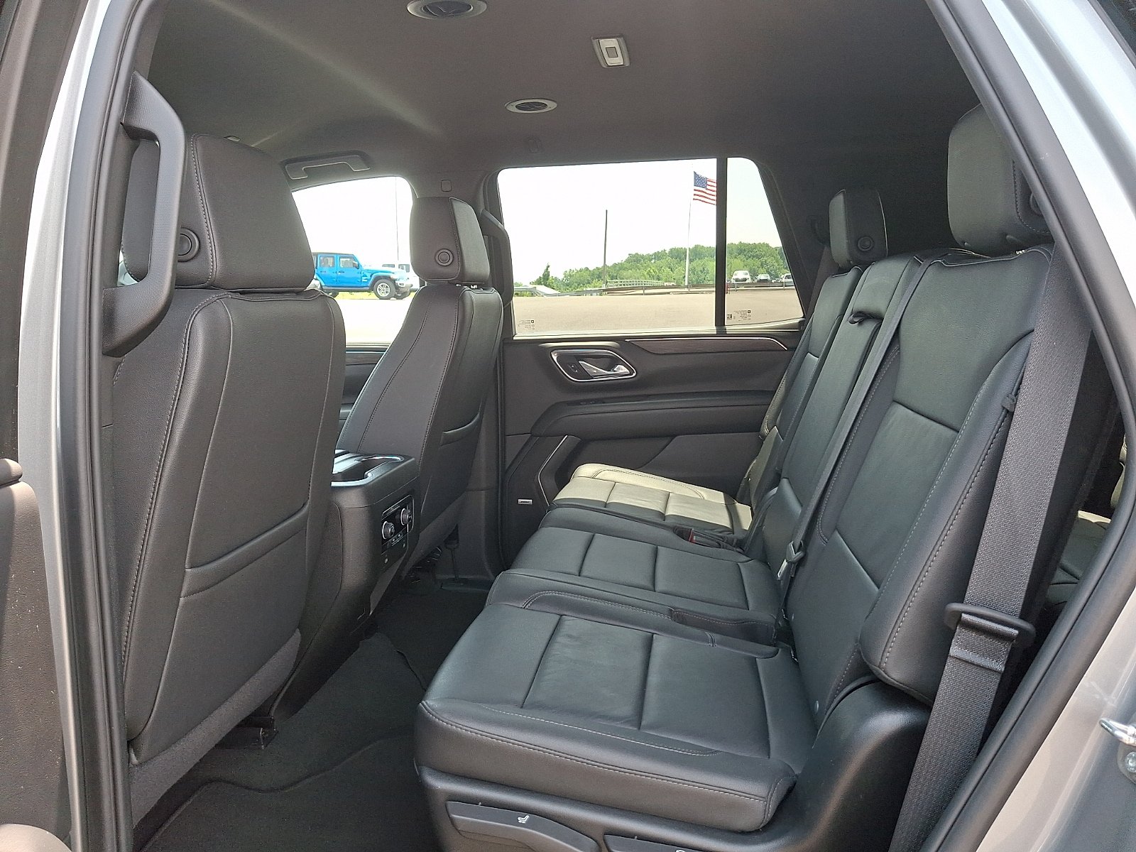 Used 2024 Chevrolet Tahoe LT AWD/4WD image 11